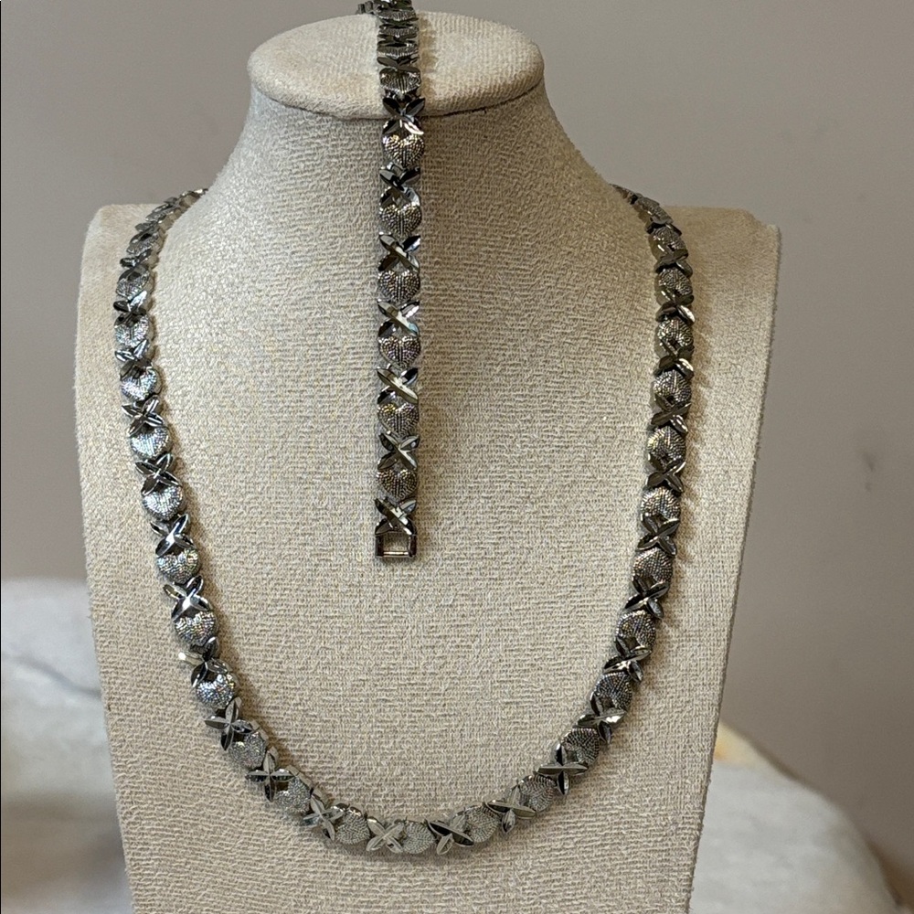 NEW Heart XOXO Hugs and Kisses Necklace Bracelet Set 18k White Gold Filled